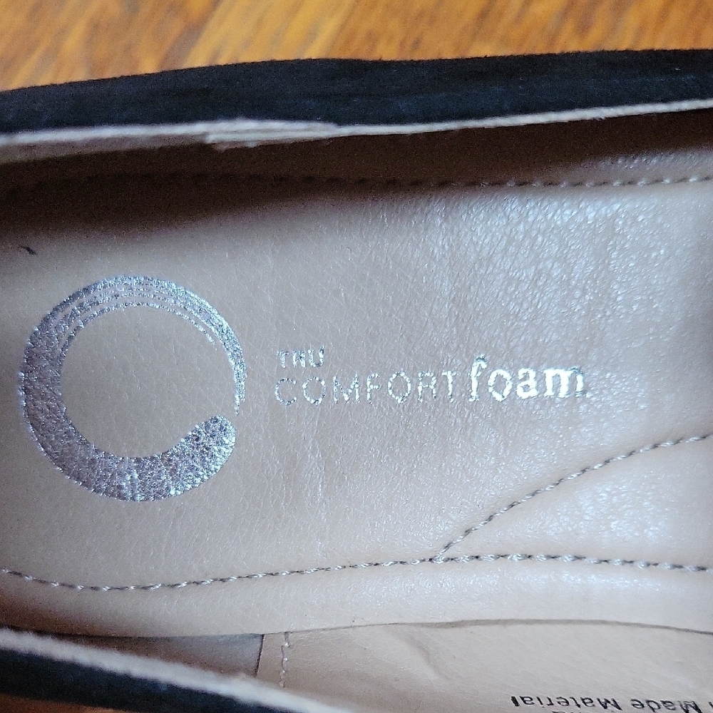 Brinley Co. Woman's Black Tru Comfort Loafer Flat Size 7.5 NWOT - Picture 3 of 8